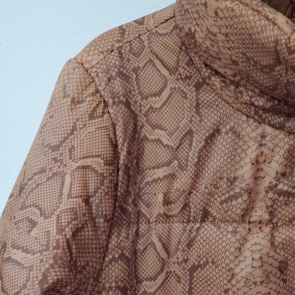NWT Marc Fisher Caramel Python Puffer Size Medium - Picture 5 of 7